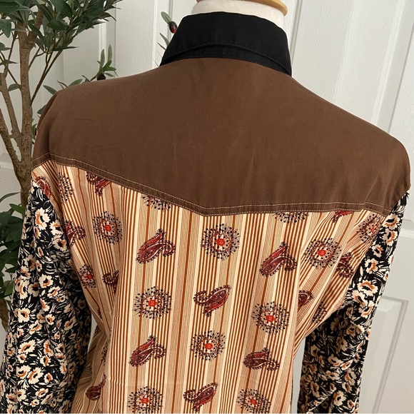 Wrangler Retro Multicolor Floral Metal Snap Shirt - Picture 10 of 14